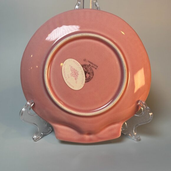 Vintage Pink Shell Shaped Soap, Jewelry or Trinket Dish - Picture 4 of 13